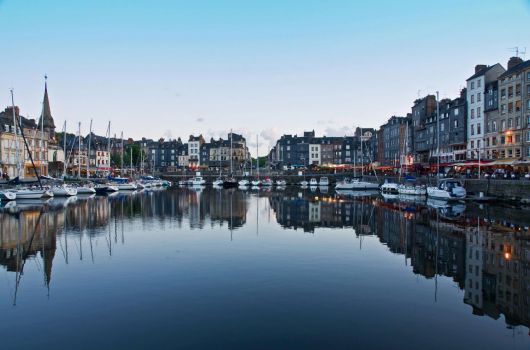 bateaux canal honfleur hotel le cheval blanc