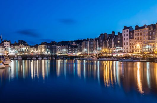 reflet eau canal nuit honfleur hotel le cheval blanc