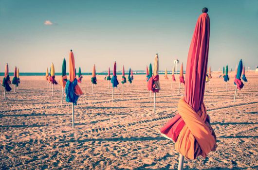 deauville parasols hôtel le cheval blanc